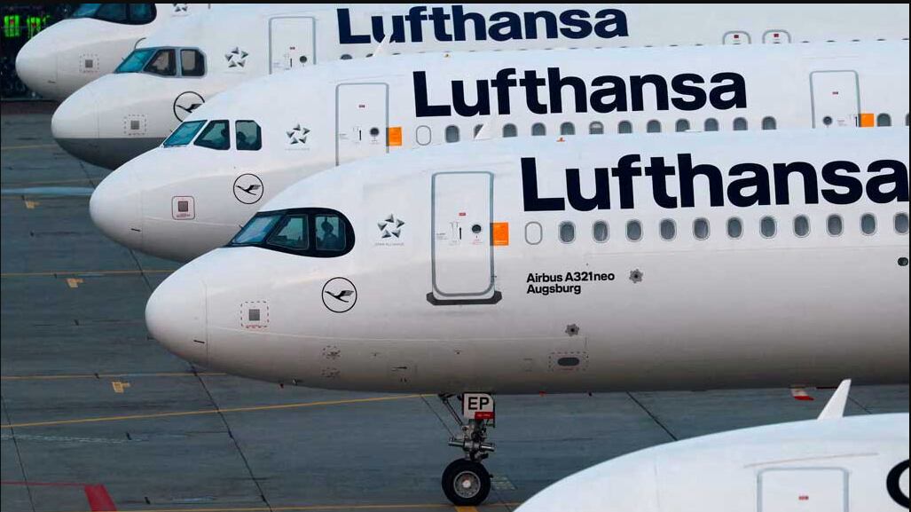 Un avión voló 10 minutos solo: El piloto se fue al baño y el copiloto se desmayó