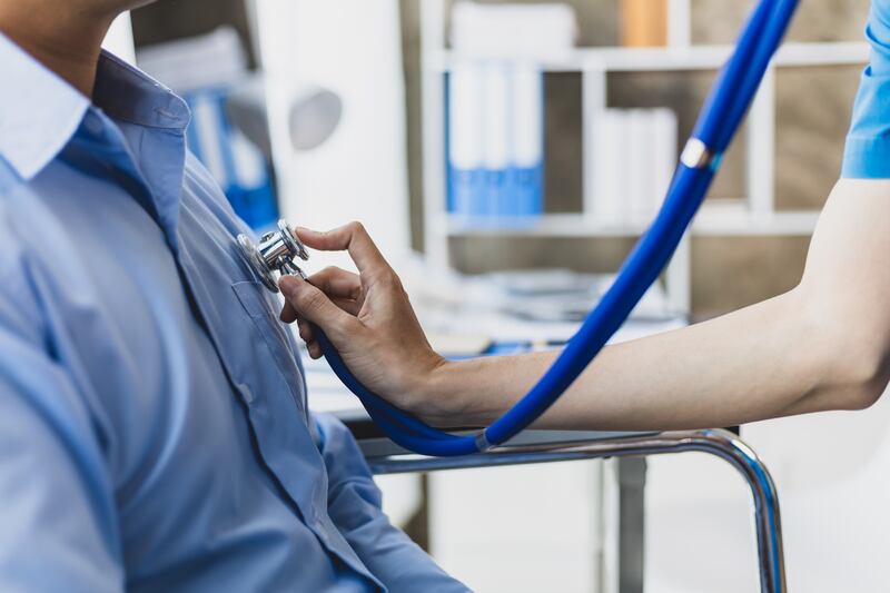 Centros de salud en Azuay refuerzan atención por el feriado de Año Nuevo.