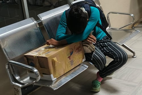 Desvinculan a la gerente del Hospital de Macas tras entrega del cuerpo de una bebé en una caja de cartón