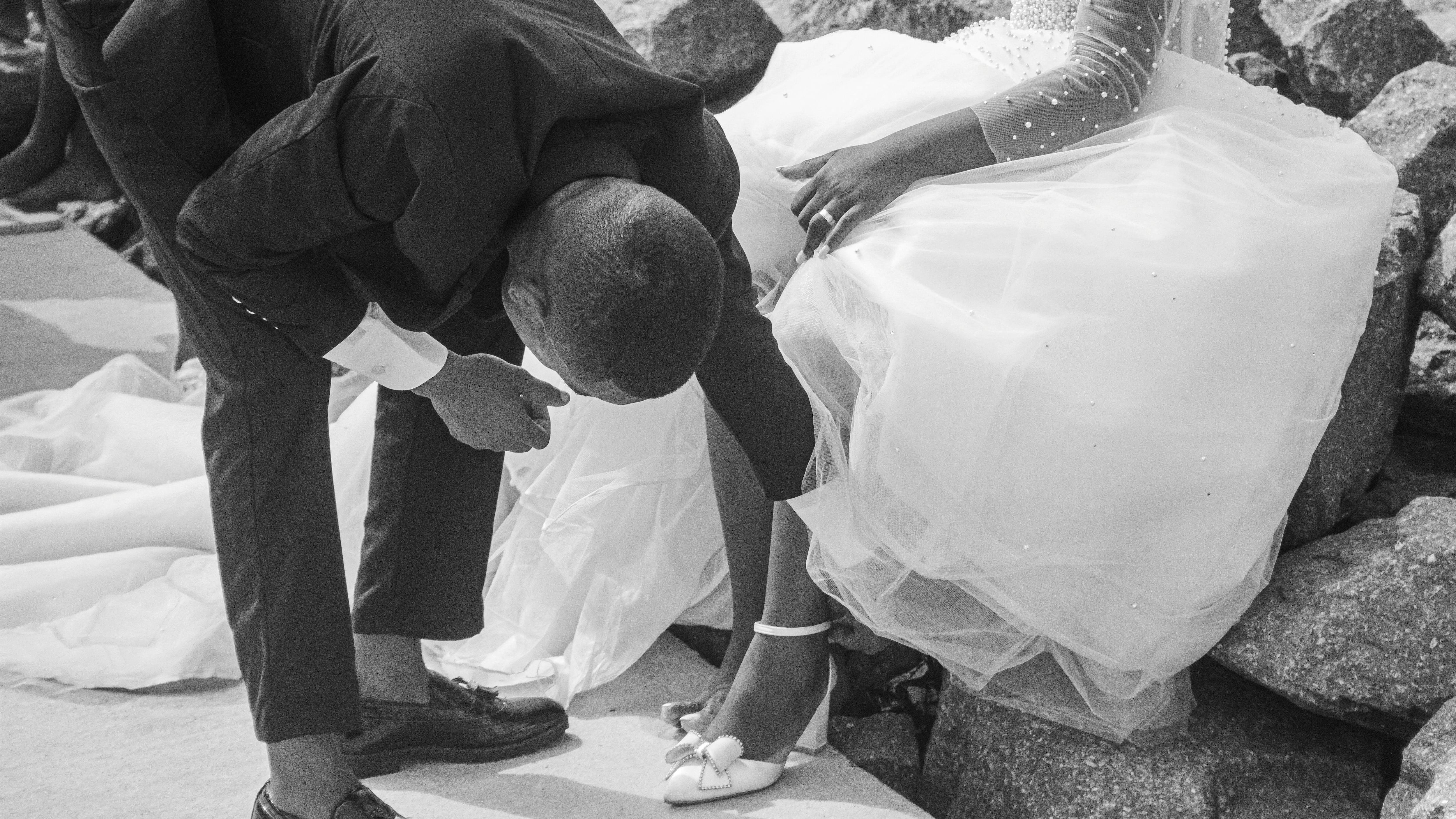 Hombre asesina a su prometida una hora antes de la boda tras pelear por el vestido que usaría