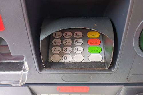 En medio de una balacera detuvieron a hombre por presunto robo de un cajero automático en Calderón