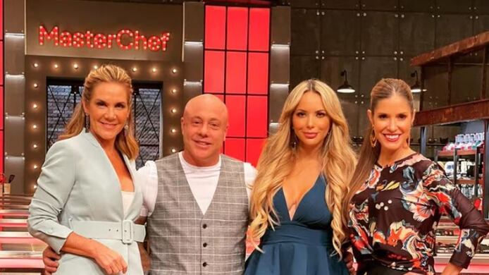 Irene González (Izq.) Jorge Rausch (Cen.) Érika Vélez (Cen.) Carolina Sánchez (Der.) (@chefcarosanchez)