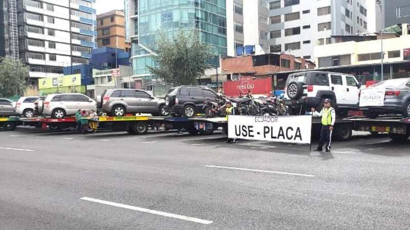 Quito: Cómo se deben llevar las placas de forma correcta para evitar la multa