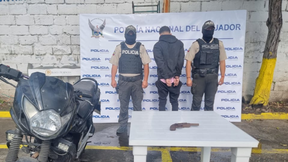 Habría ingresado a una casa tras romper una ventana y fue retenido por los que estaban adentro en Quito