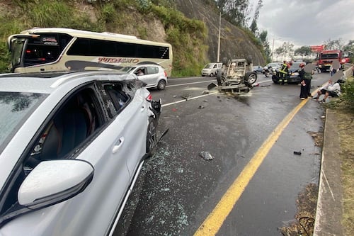 Accidente en la Simón Bolívar: choque de cuatro vehículos dejó una persona herida