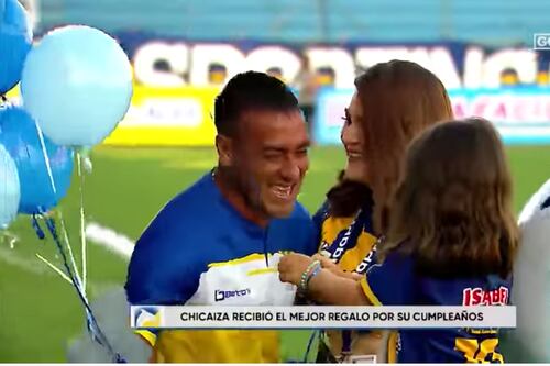 La reacción de jugador del Delfín al enterarse en vivo que será padre de un niño