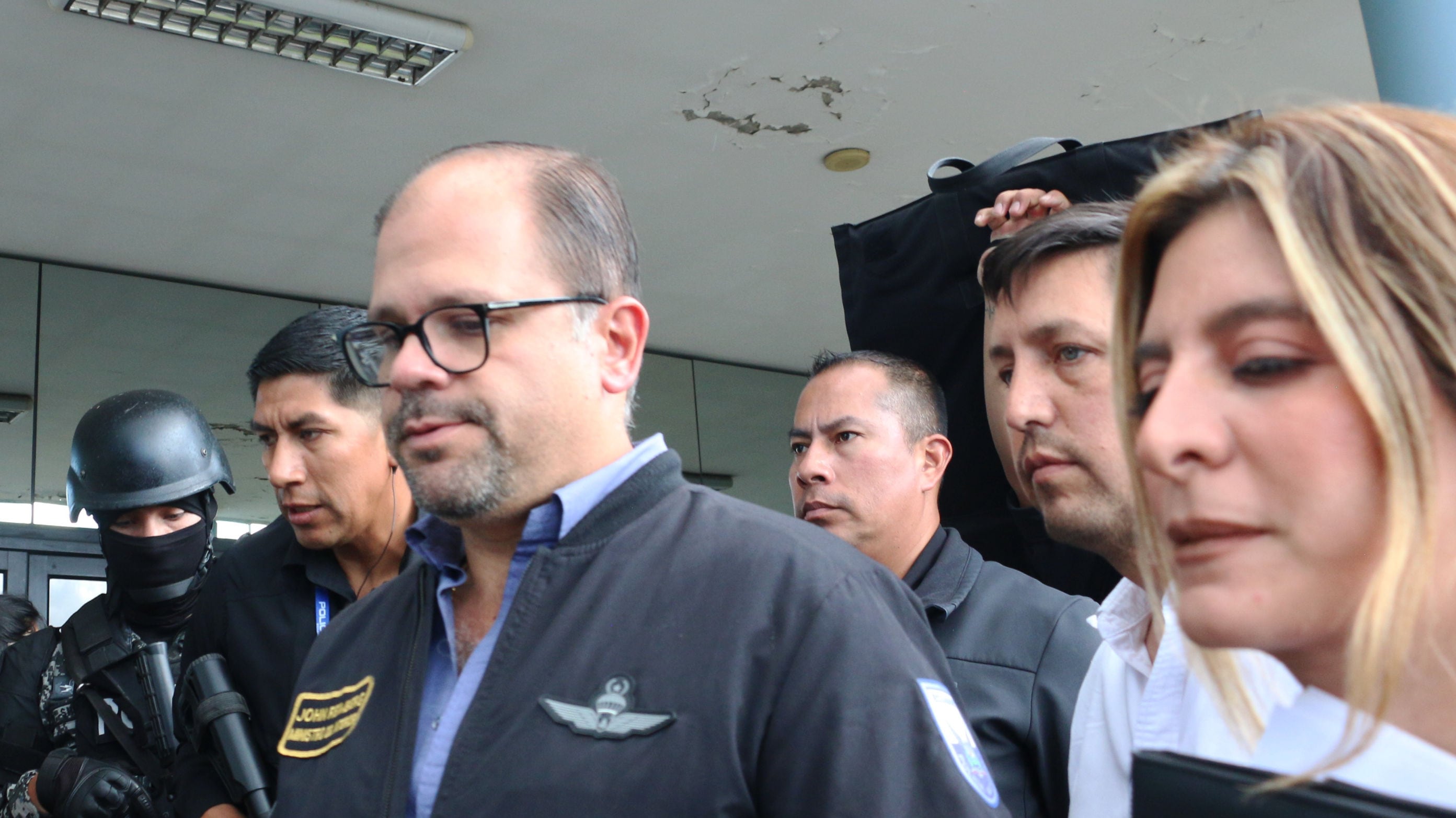 Procesados deberán pagar cerca de USD 200 mensuales por grilletes electrónicos en Ecuador