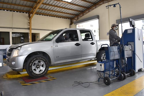 Cuenca: EMOV exonera multa a vehículos con placa terminada en este número