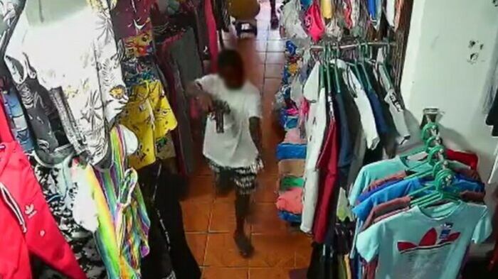 Con una pistola roba dos celulares y dinero en efectivo