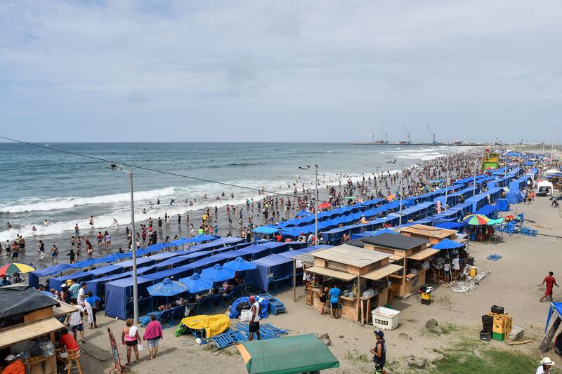 Playa por el feriado en Ecuador