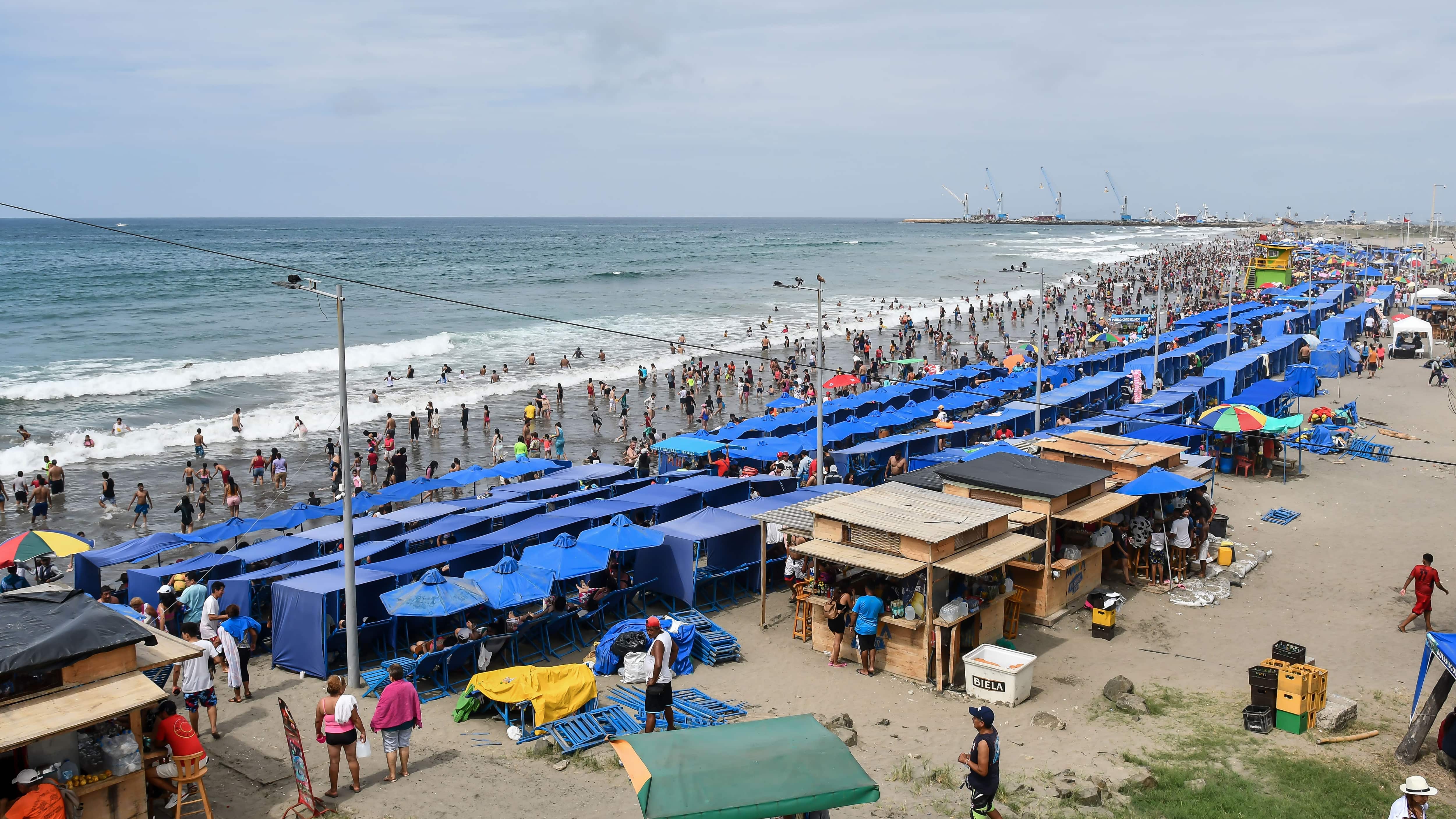 Playa por el feriado en Ecuador