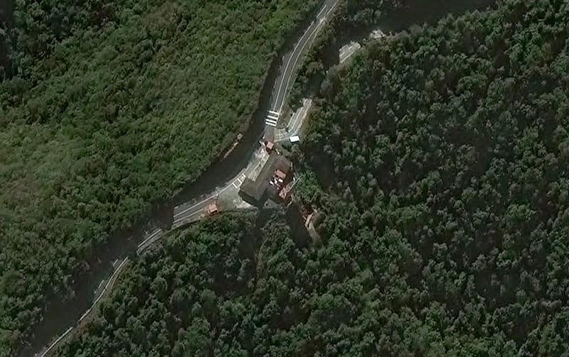 Imágenes satelitales muestran cómo quedó la base donde fue capturado Nicolás Maduro