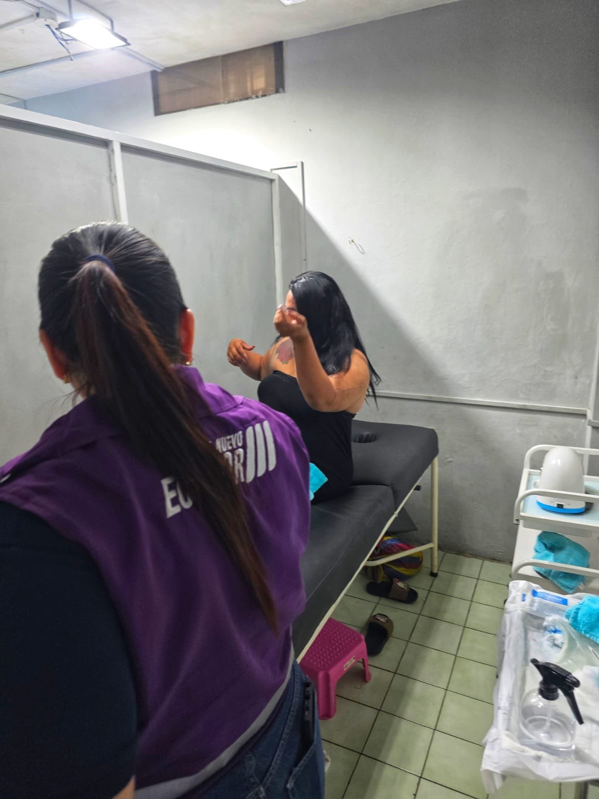 Mujer fue hallada sangrando en una peluquería que hacía liposucciones clandestinas en el sur de Guayaquil