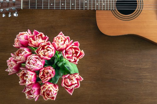 Las canciones perfectas para sorprender a mamá este 10 de mayo