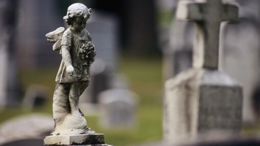 Ciudadano grabó un hecho extraño en los exteriores del cementerio general de Guayaquil.