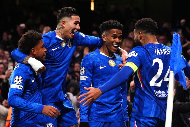 Estevao marca con el Chelsea en Champions League