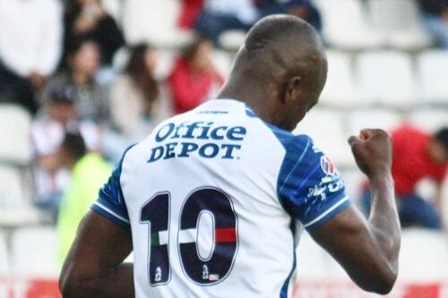 Enner Valencia deja claro su lado favorito para patear un penal, marca su primer gol en el regreso a México