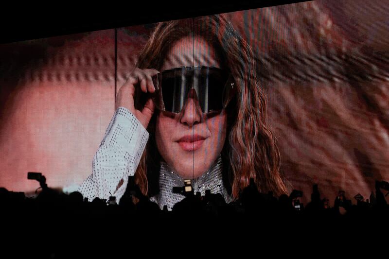 La cantante colombiana Shakira se presenta durante un concierto de su gira 'Las mujeres ya no lloran World Tour'