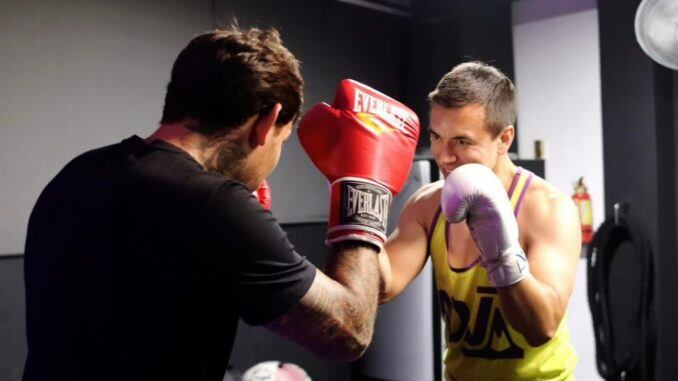 Marlon Chito Vera junto a Daniel Noboa