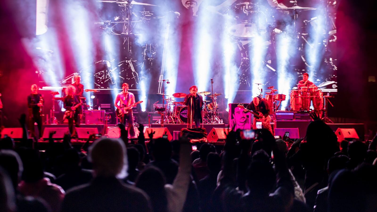 Los Fabulosos Cadillacs hicieron vibrar Cuenca y esta noche llegan a Quito junto a Bacilos - Fuente: Boletín de prensa