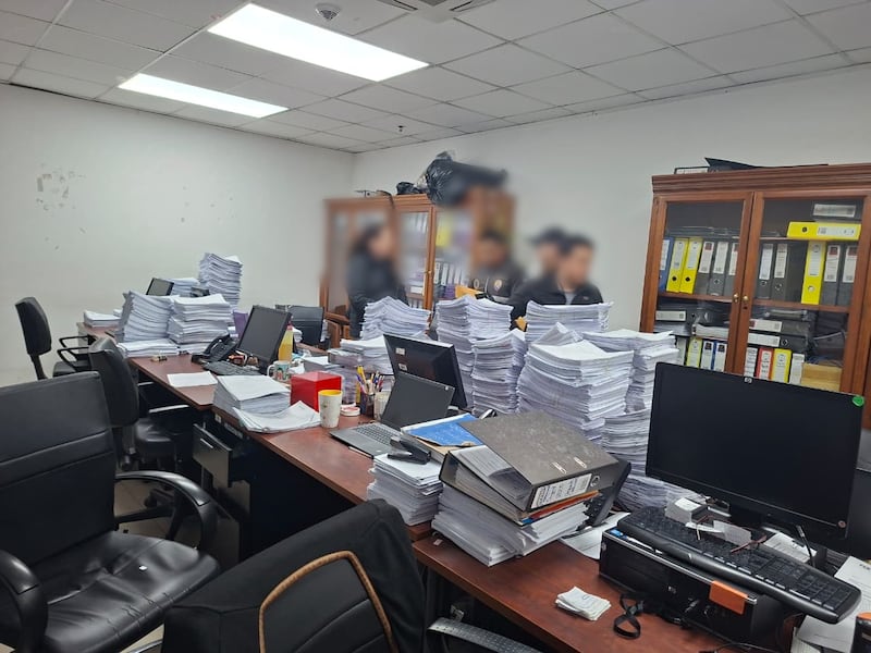 Funcionarios judiciales cobraban por agilizar trámites: así operaba la red de corrupción en citaciones en Quito. Foto: Policía Nacional