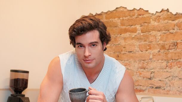 Danilo Carrera, actor, presentador y futbolista ecuatoriano.