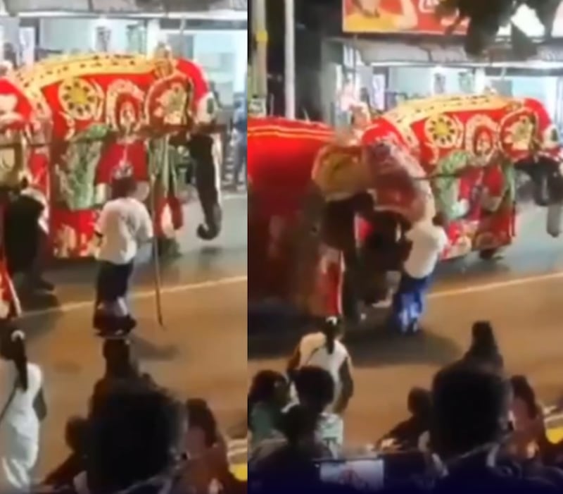 Momento en que el elefante ataca a su cuidador durante una procesión religiosa en Sri Lanka, provocando pánico y una estampida entre los asistentes.