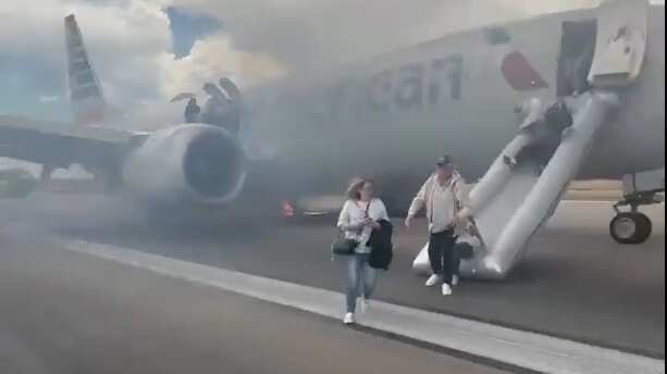 VIDEO: Avión se incendia antes del despegue en Denver, 170 pasajeros fueron evacuados - Fuente: Video de X