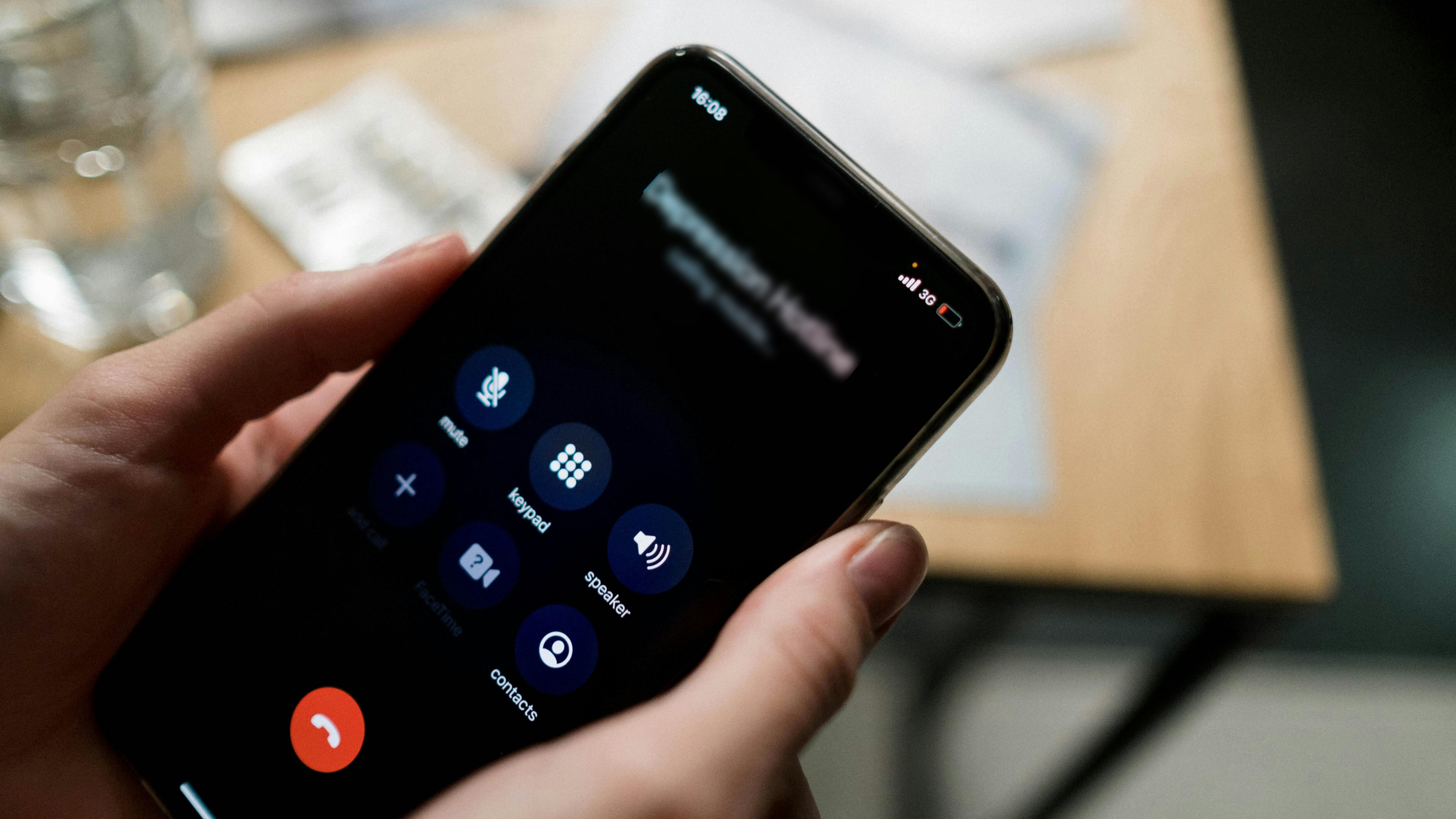 Universitaria denuncia acoso y amenazas de su expareja con difudir videos íntimos en Quito