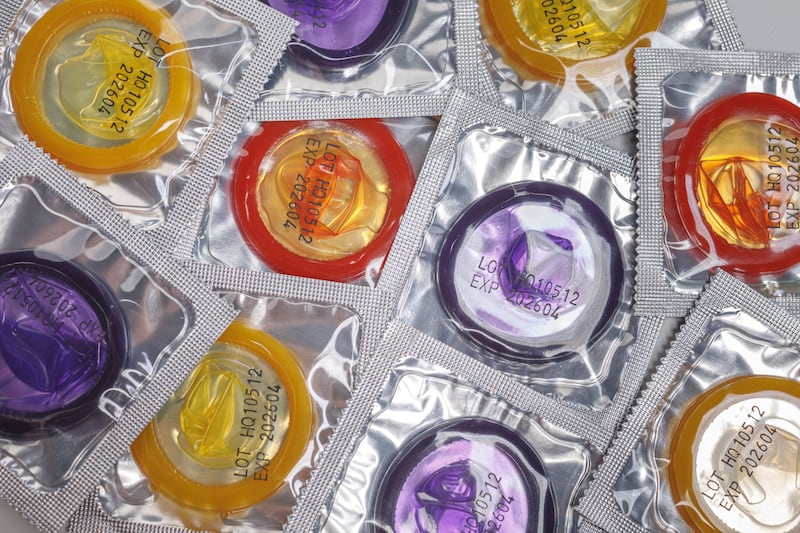 Condón que cambia de color.