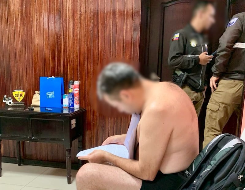 La Fiscalía y la Policía Nacional detuvieron al coronel de Policía José Luis E.,  jefe de la policía del Distrito Manta.