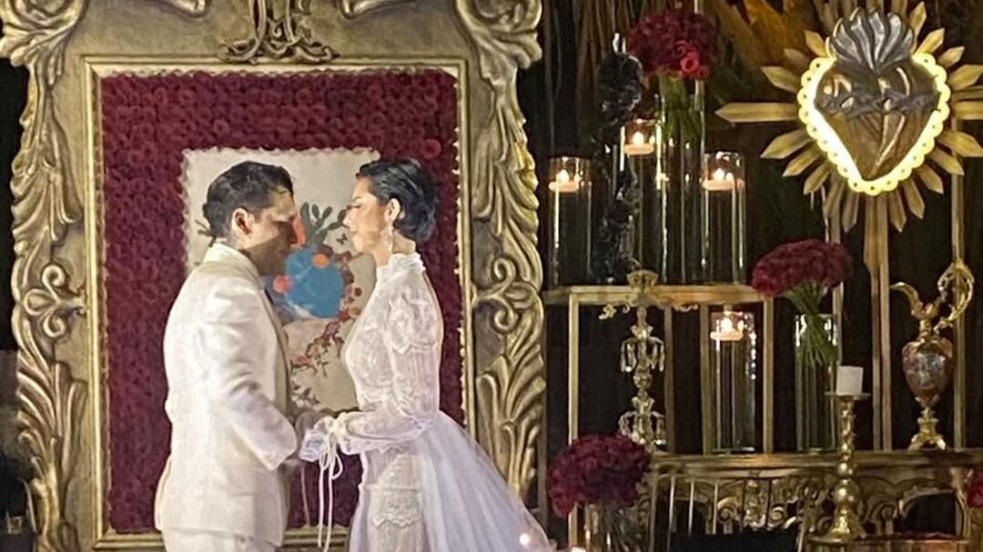 El lujo que se dio Christian Nodal en su boda secreta con Ángela Aguilar