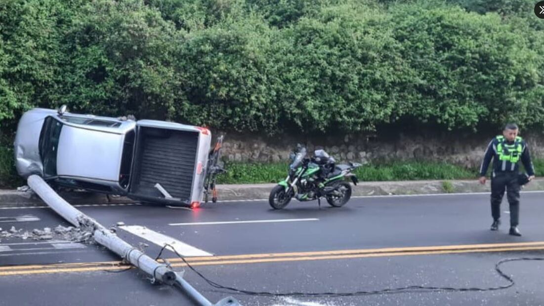 Accidente de tránsito al ingreso del túnel Guayasamín