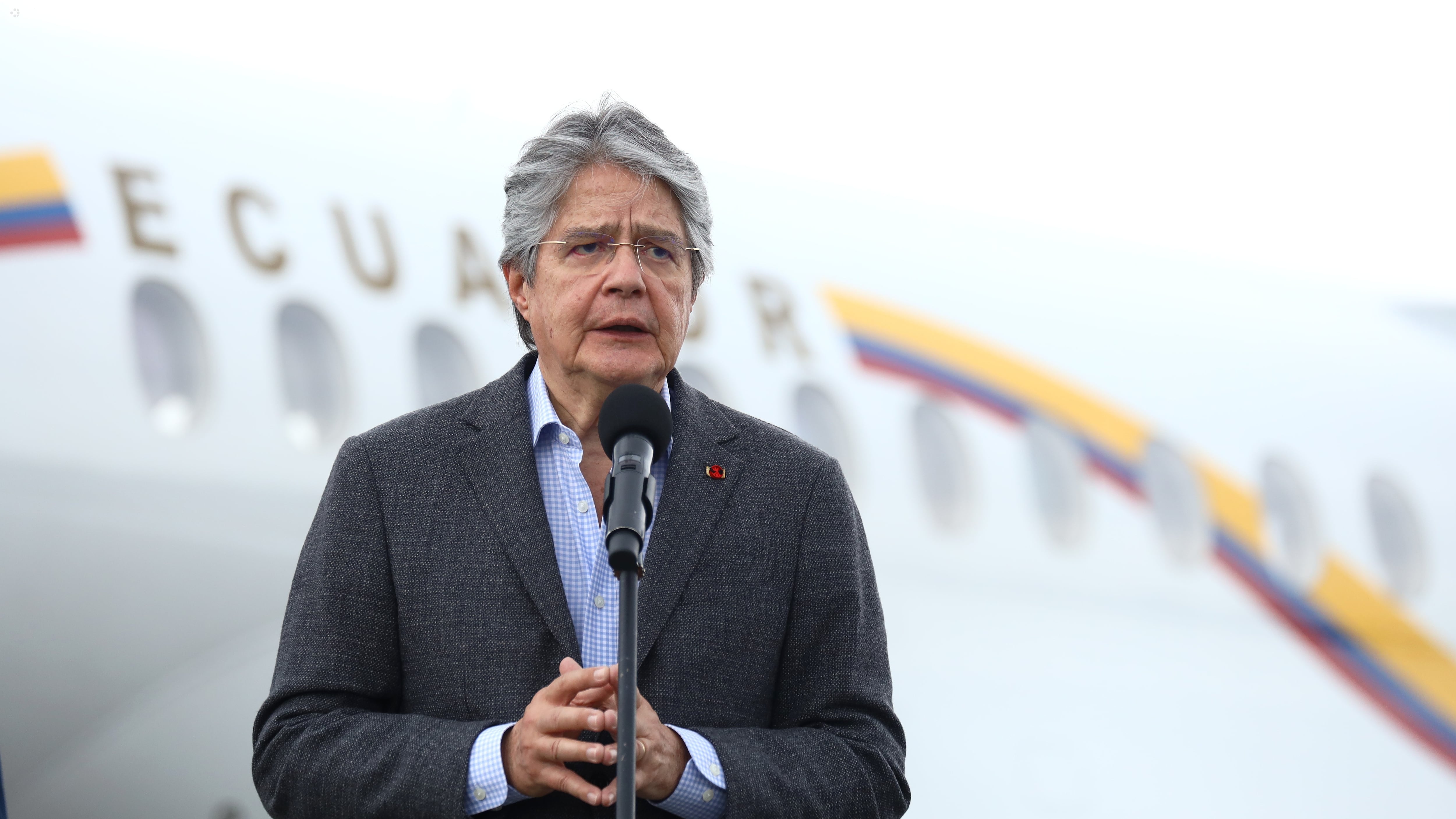 Guayaquil, viernes 13 de enero del 2023
Previo a su viaje a Europa, el presidente Guillermo Lasso, dio una rueda de prensa en la Base Aérea Simón Bolívar, donde recibió los honores de despedida
Fotos:César Muñoz/API