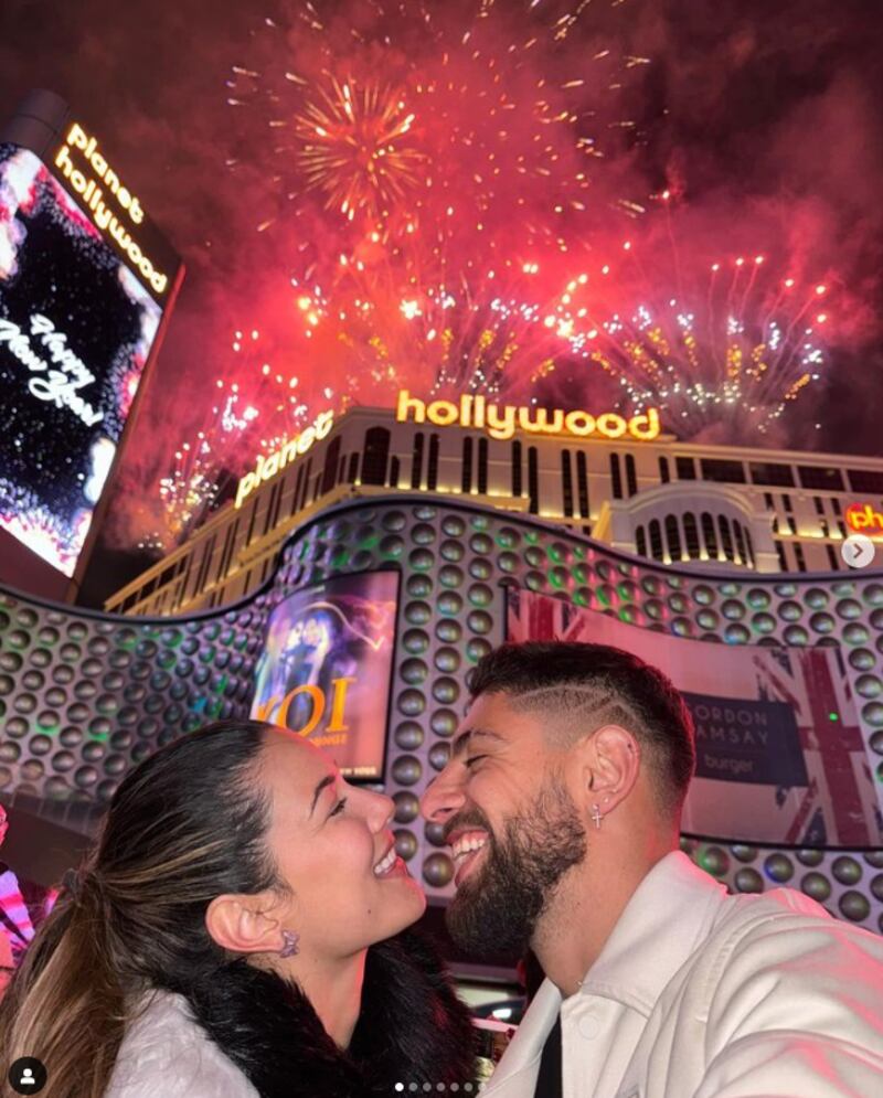 Alejandra Jaramillo y Beta Mejía celebrando el año nuevo