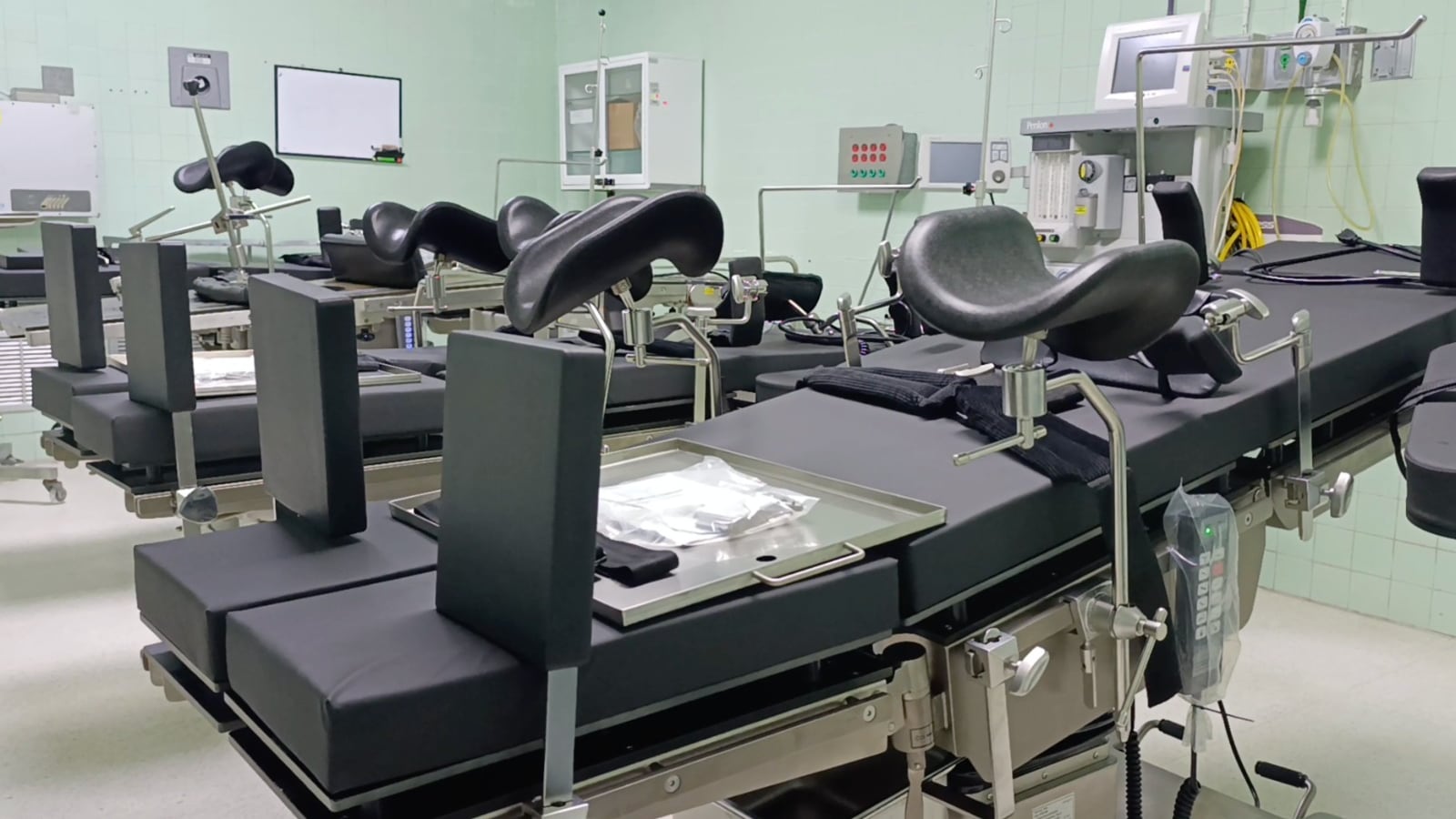 Gobierno fortalece atención médica en Ambato con nuevos equipos quirúrgicos