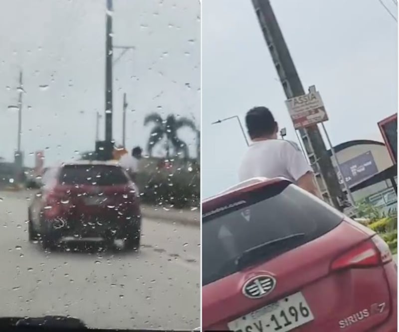 hombre orinando desde un carro en Guayaquil