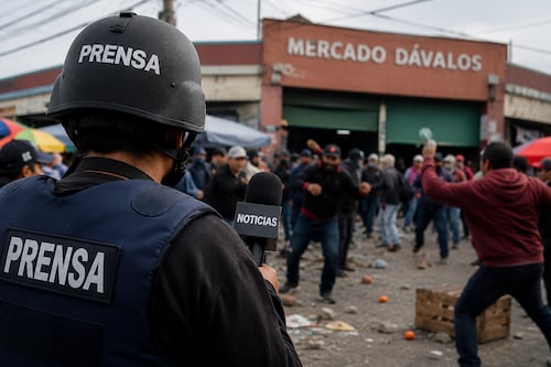 Periodistas fueron agredidos durante cobertura en mercado de Riobamba