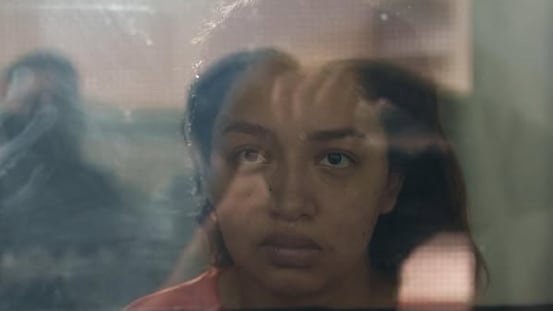 La mirada de Andreina L., condenada por el macabro crimen contra su madre en Guayaquil, en La Roca