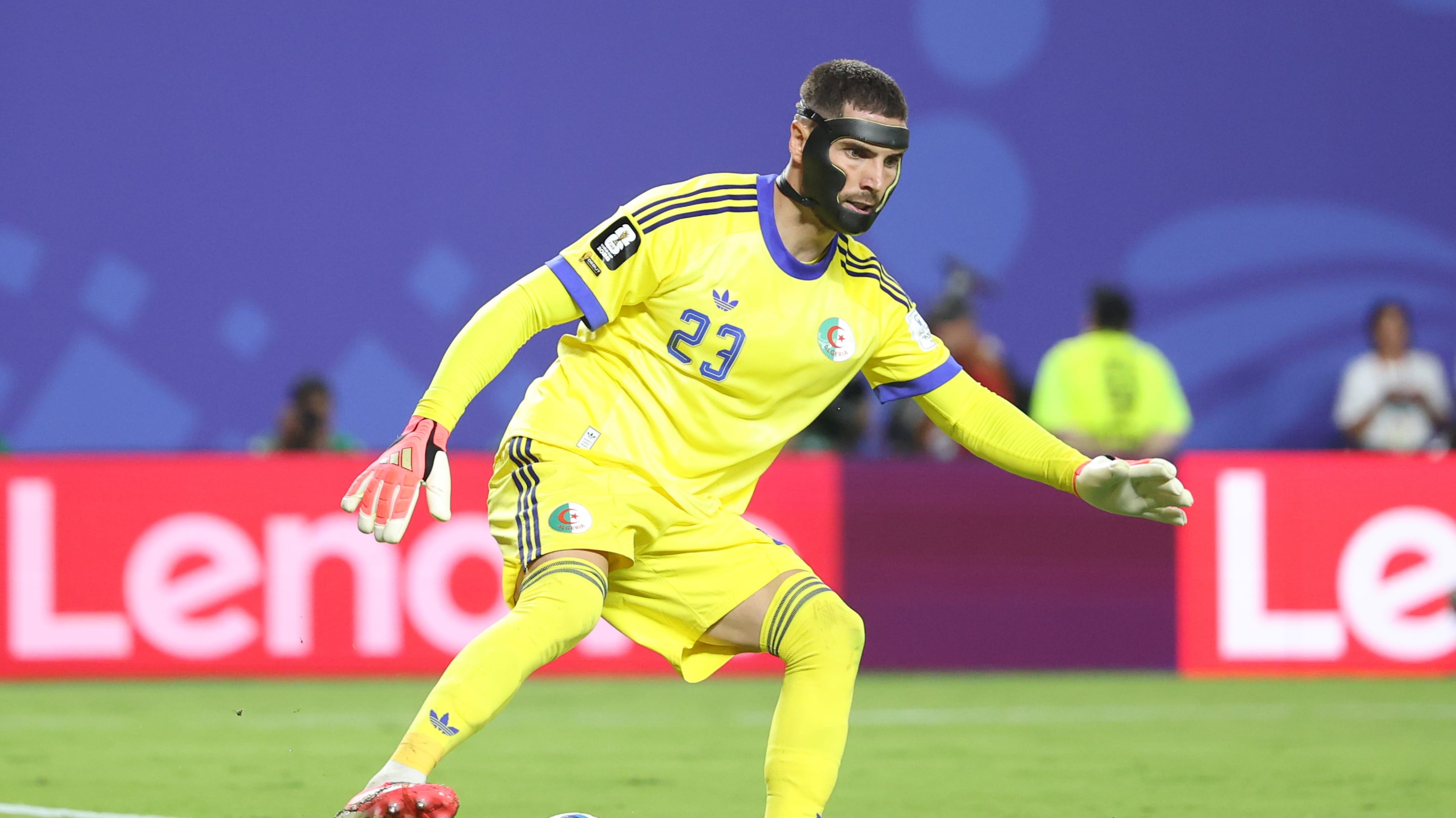 GR3267. KANSAS (ESTADOS UNIDOS), 16/06/2026.- Luca Zidane de Argelia controla el balón este martes, en un partido del grupo J del Mundial de la FIFA 2026 entre Argentina y Argelia en el estadio Arrowhead en Kansas (Estados Unidos). EFE/ Juan Ignacio Roncoroni
