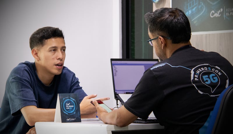 Servicio al cliente de CNT tras lanzar la red 5G