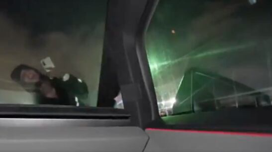 Famoso Streamer estadounidense atropelló a un fan durante una transmisión en vivo - Fuente: Video de X