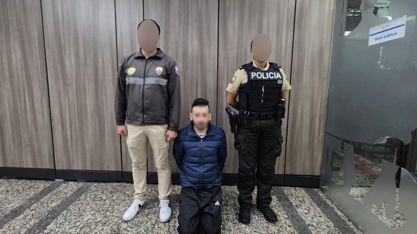 Mujer murió a golpes en un hostal de Conocoto, en Quito; su pareja fue detenida como sospechoso de presunto femicidio