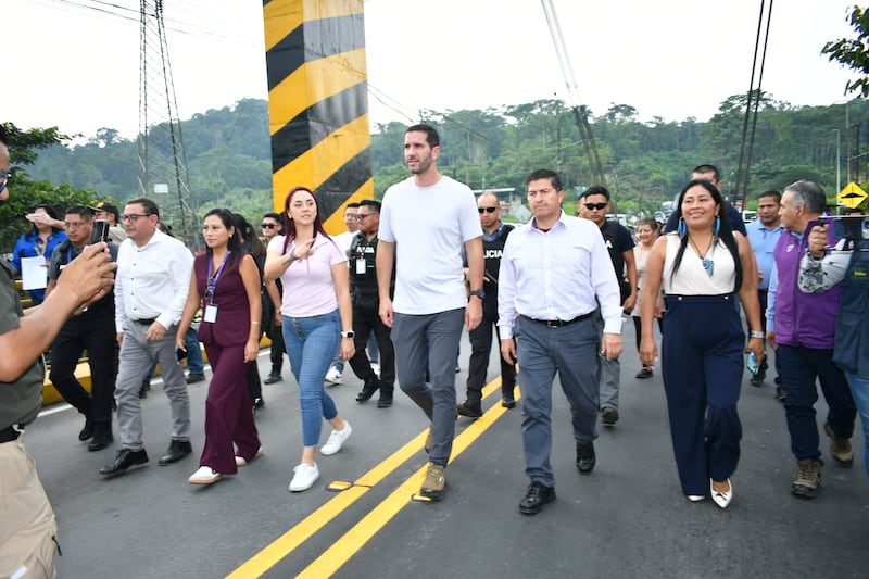 Ministro Luque en territorio.