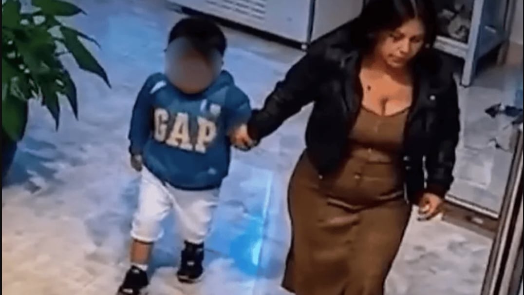 Zolia Castillo y su hijo