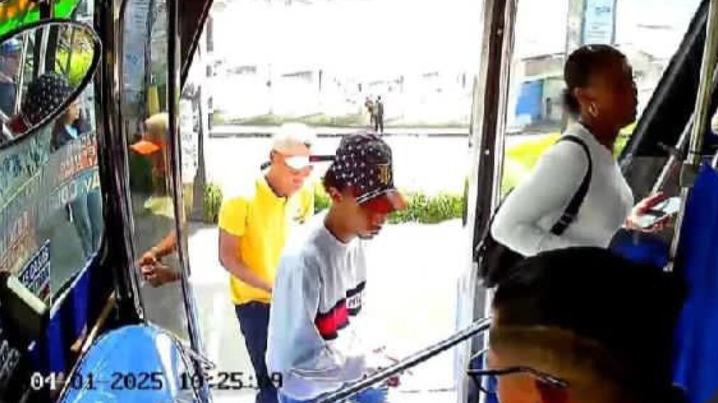 Video: Delincuentes que asaltaron bus en Los Chillos fueron captados asaltando otro en otra ruta de Quito