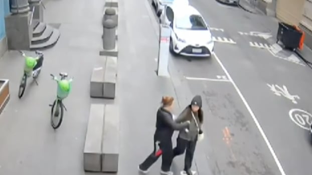 ataque con cuchillo en una acera del centro de Melbourne, Australia
