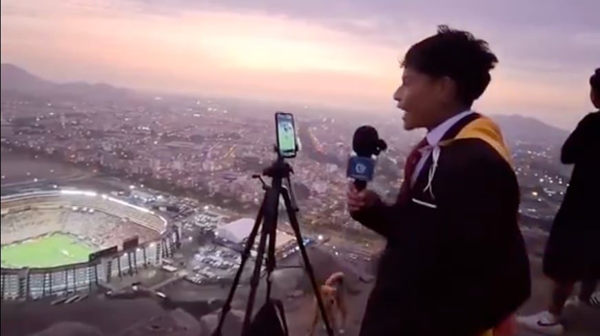 Joven narró el partido Final de la Libertadores desde un cerro - Fuente: Video de X