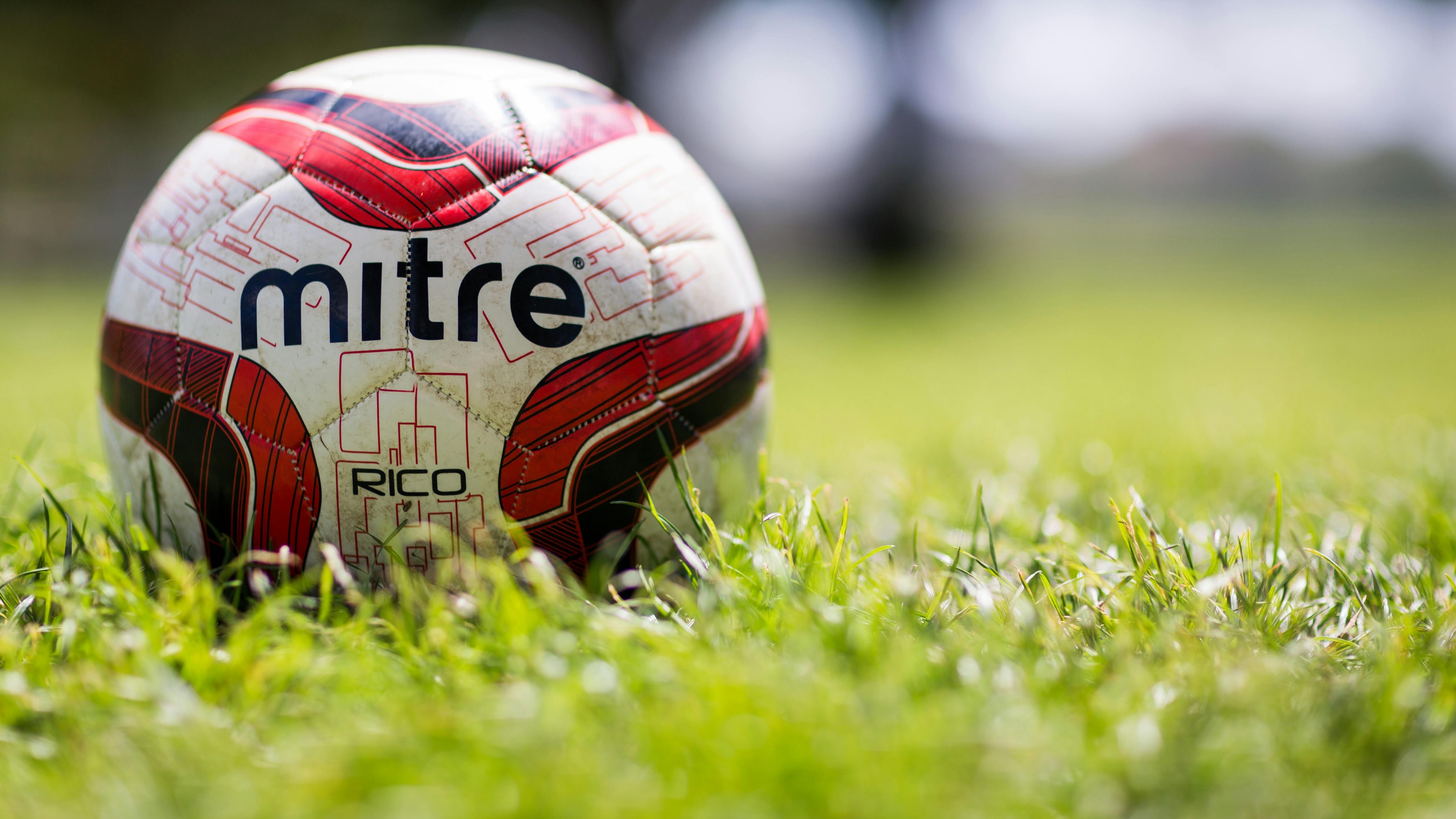 Sujeto protestaba por un penal contra su equipo y su mujer lo apuñaló