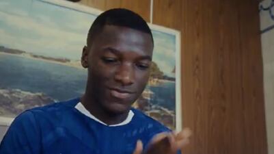 Moisés Caicedo aparece en el comercial de Nike.